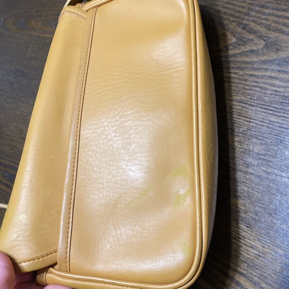 2 for $20 ⚜️ Vintage Malock Leather Tan Snap Boxy Purse with Long Strap - Picture 3 of 5
